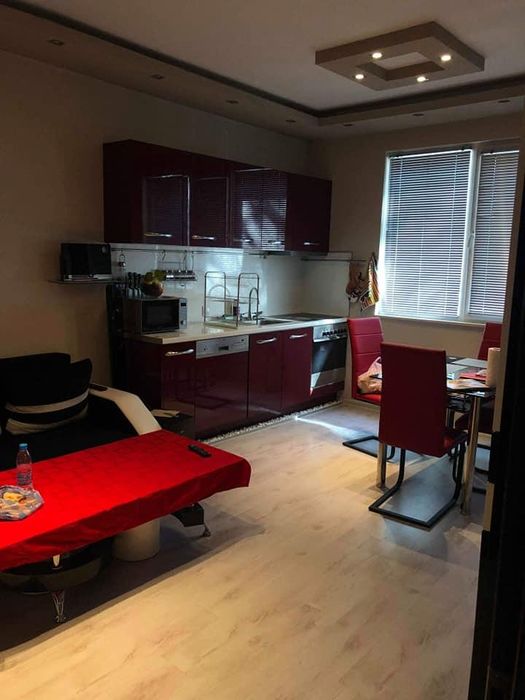 Дава се под наем Тристаен апартамент в Пловдив, Център - 75 кв.м за 664 € - Снимка #1