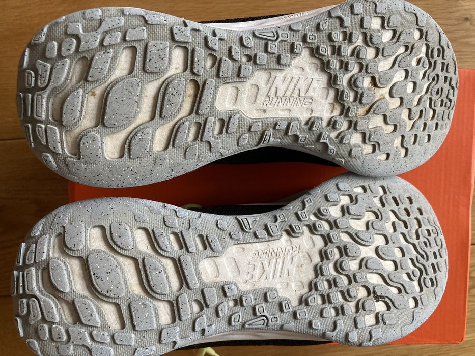 Спортни обувки Nike и Adidas