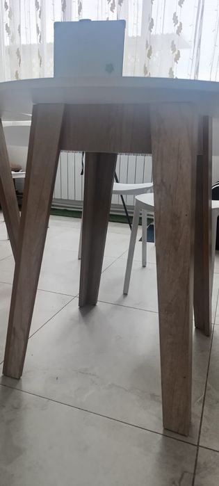 Продам  круглые столы