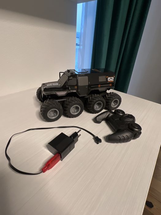 Masina cu telecomanda 8x8