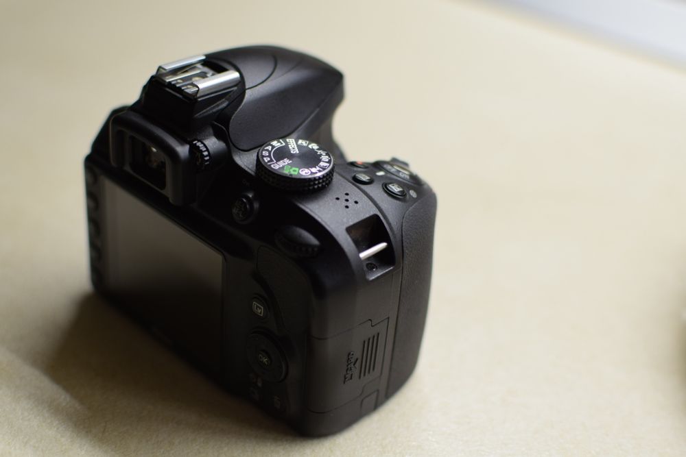Nikon D3300 și obiectiv 18-55mm
