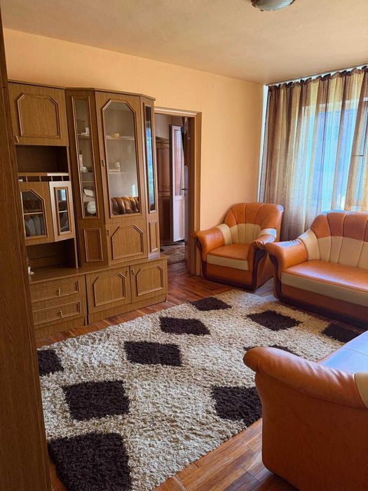 Se oferă spre vânzare un apartament cu două camere, situat în zona Micro 6.