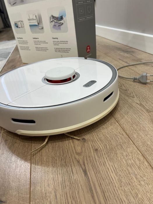 Пылесос почти новый сост идеально