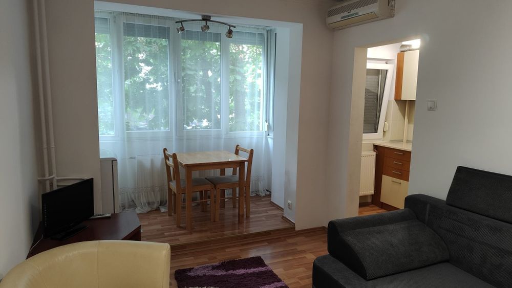 Dau in chirie garsoniera etaj 1 str Sovata.