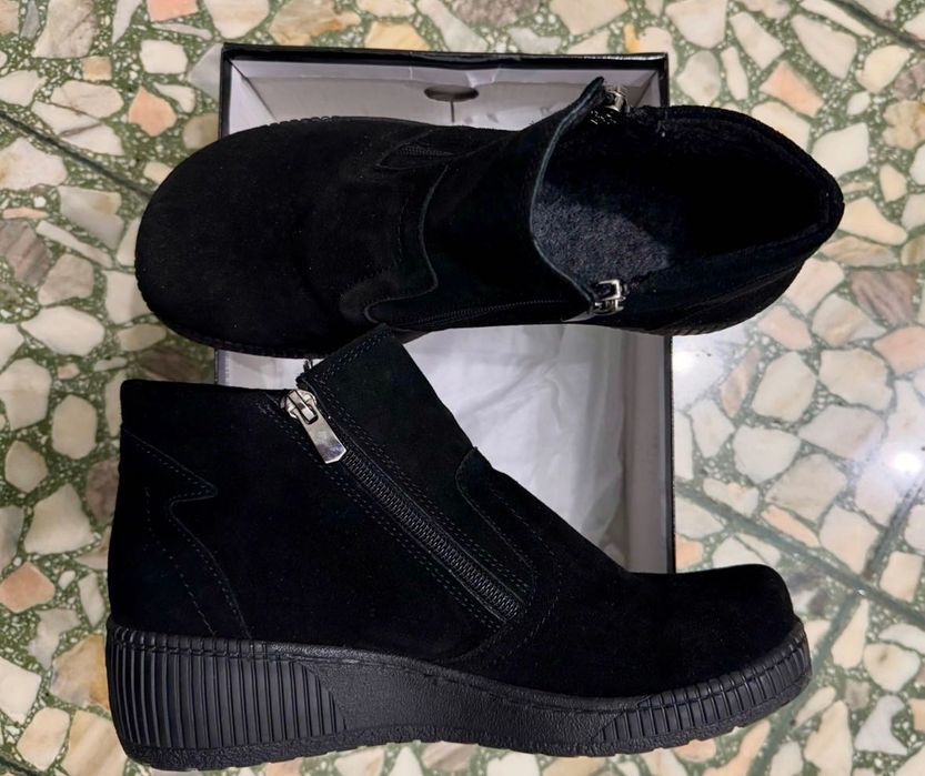 Дамски боти от естествен велур