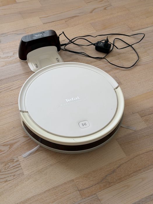 Продам робот пылесос