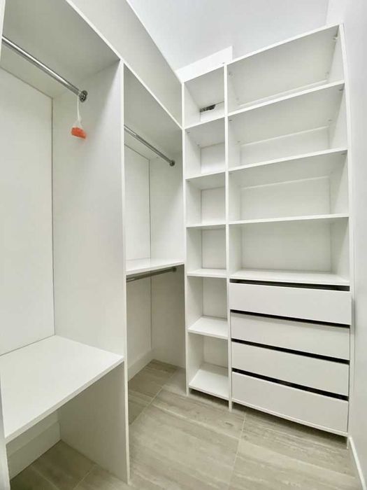 Дава се под наем Двустаен апартамент в София, Център - 65 кв.м за 433.5 € - Снимка #3