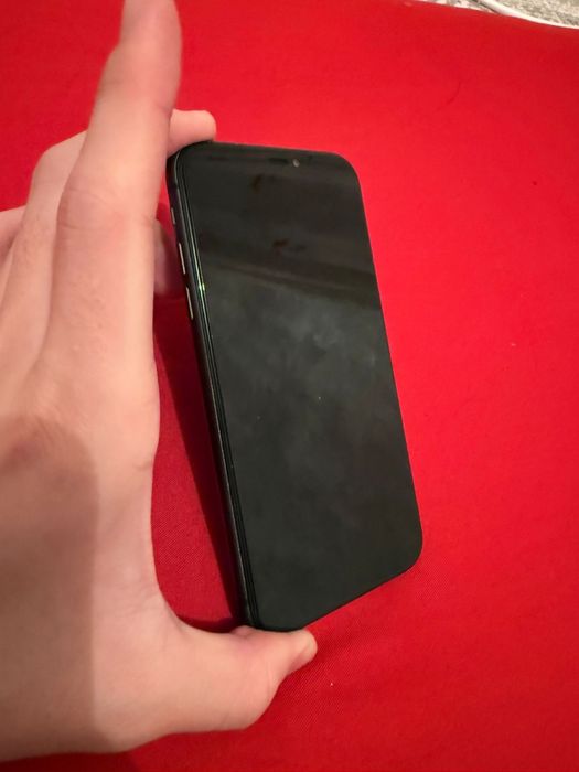 Продам айфон 11 срочно