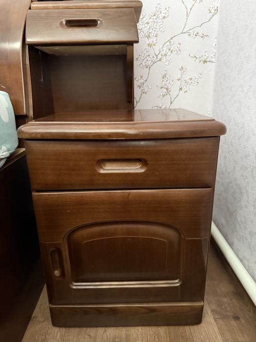 Продам спальный гарнитур