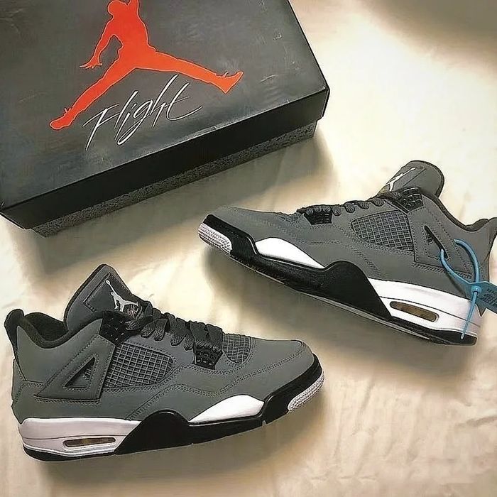 Nike Air Jordan Retro 4