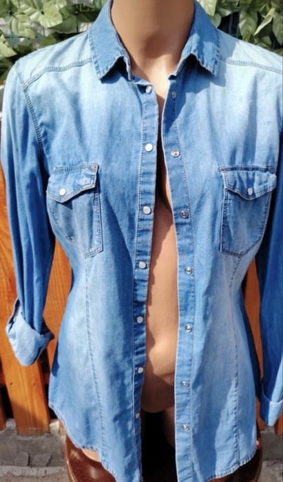Camasa Denim HM. Detalii in privat .