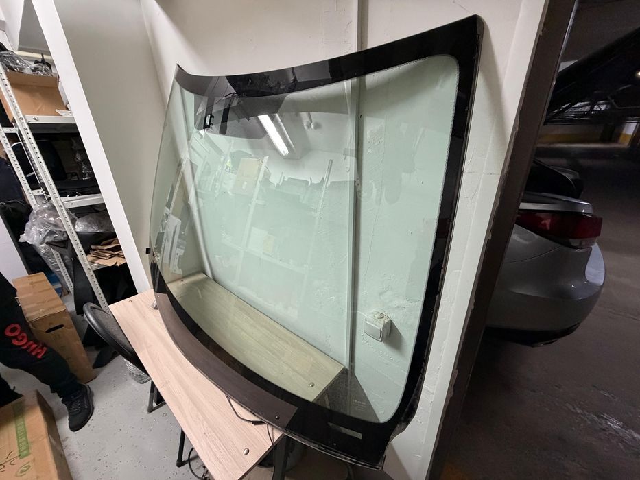 Лобовое стекло на RX300