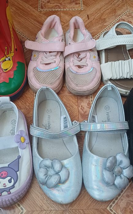 Продам детские обуви всё за