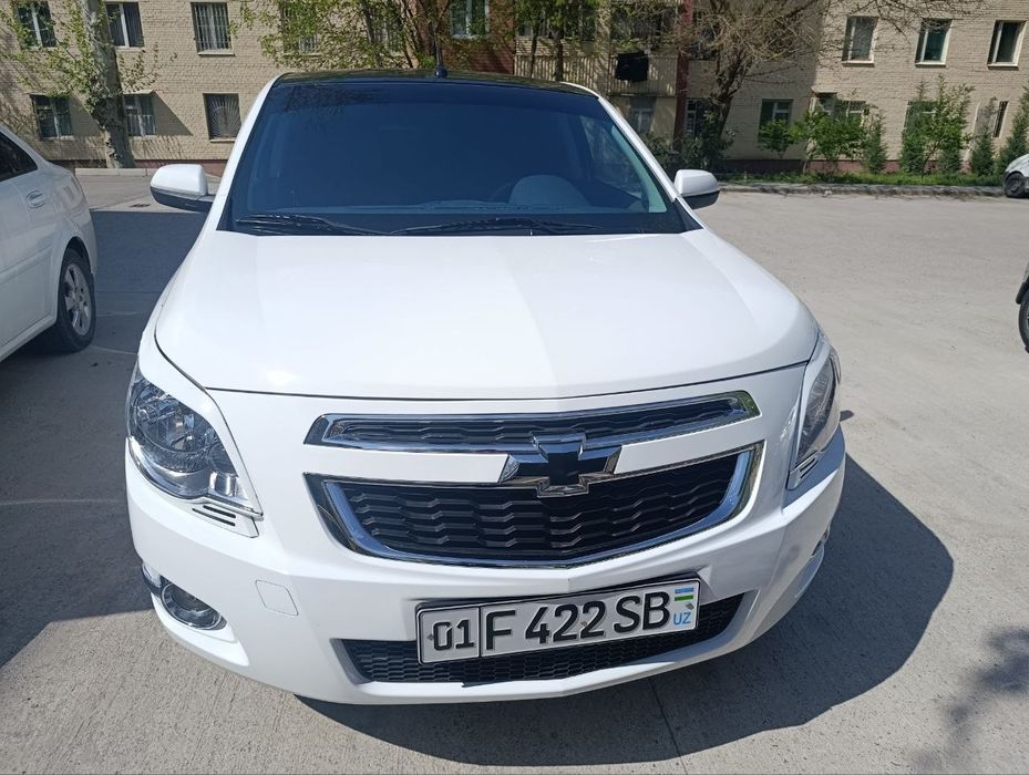 Кобальт сотилади,холати жудаям зур, факат бензинда юрган,салон