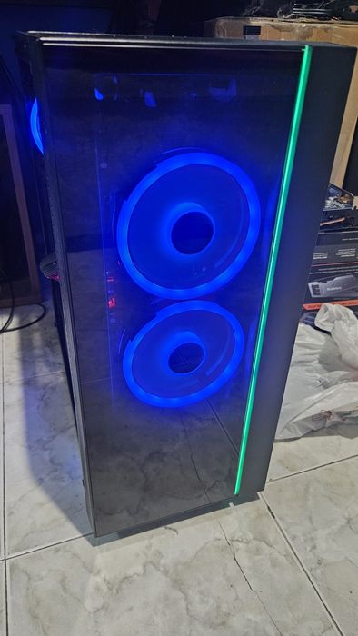 Геймърски компютър Ryzen 5600x/x570 asus tuf wi fi/5700xt strix/1000w be quit/16 ram 3600/m2 500gb/охлаждане 2х12 thermal light ПЕРФЕКТЕН