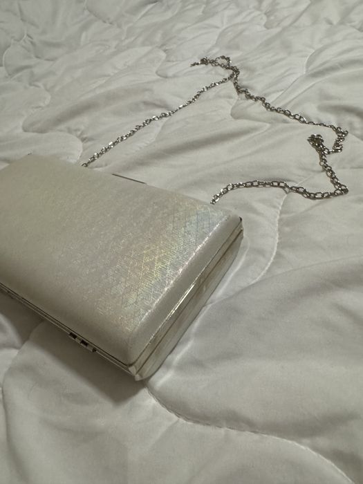 Бяла коктейлна / бална чанта