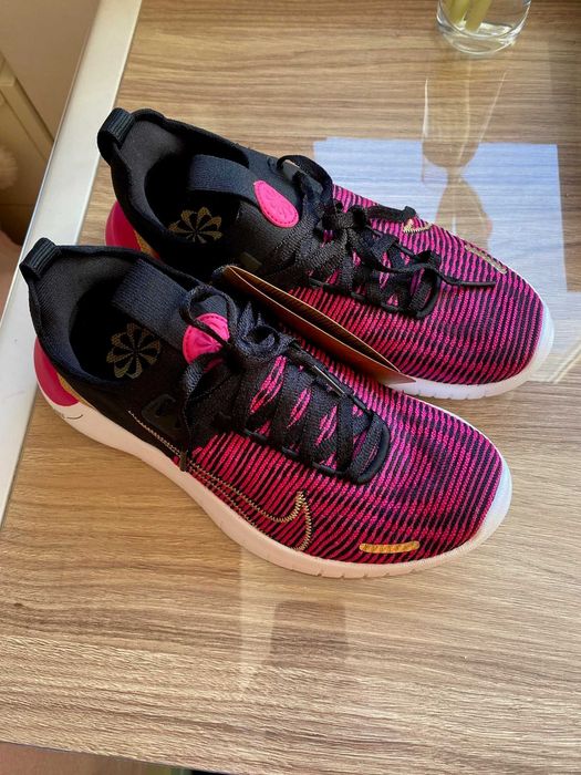 Nike Free RN Flyknit 37.5 чисто нови, дамски