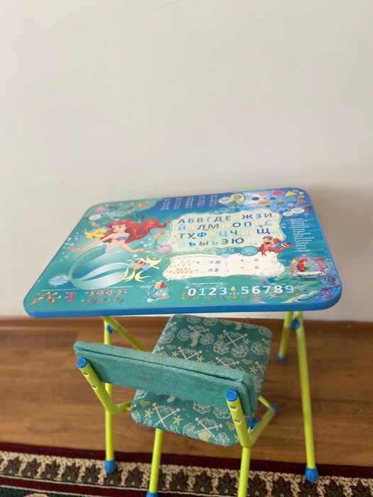 Детский стол и стульчик