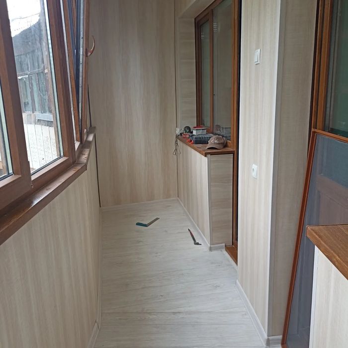 Монтаж балконов .окон