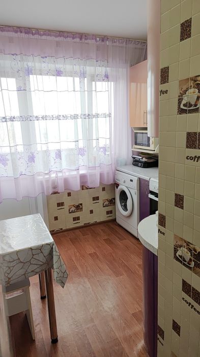 Продам двухкомнатную квартиру в центре города.