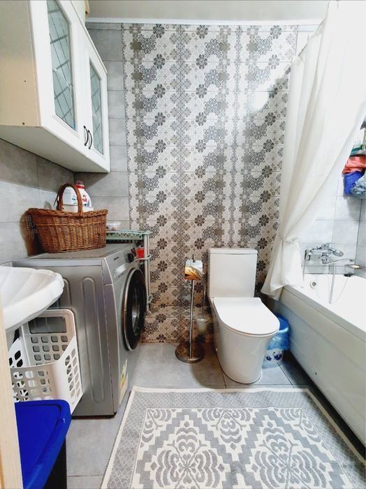 Срочно продам 1 ком.кв 11мкр