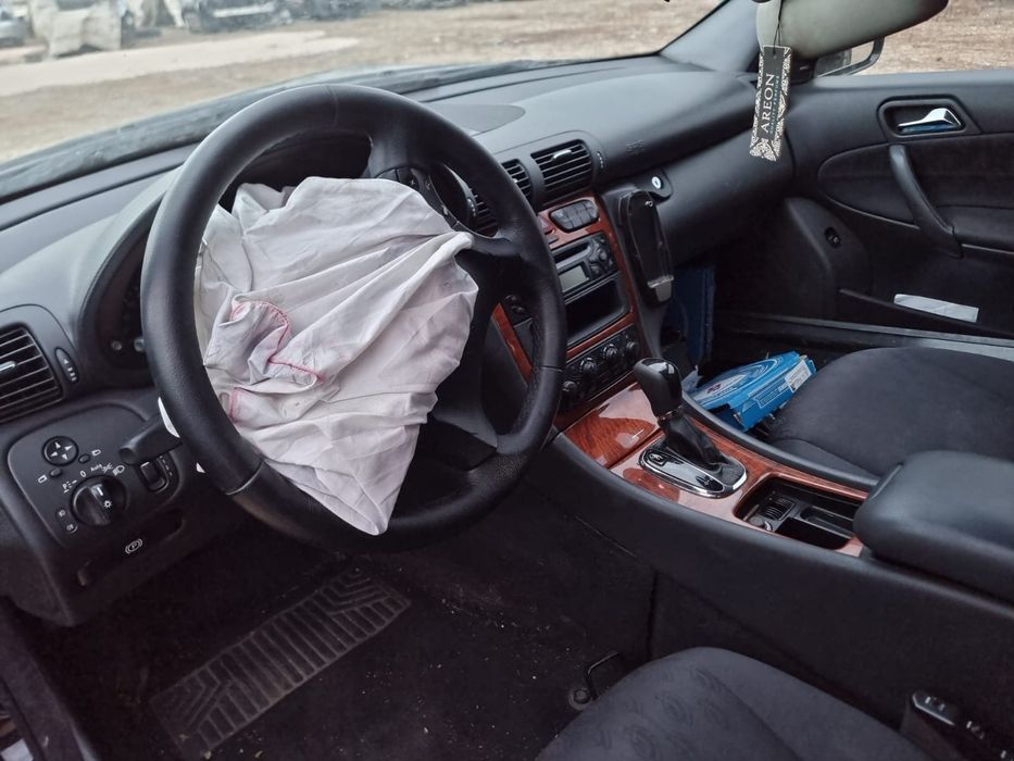 Mercedes C220 W203 На Части