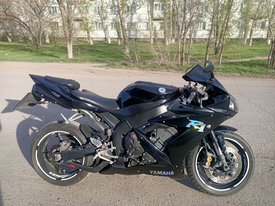 Спортбайк Yamaha R1
