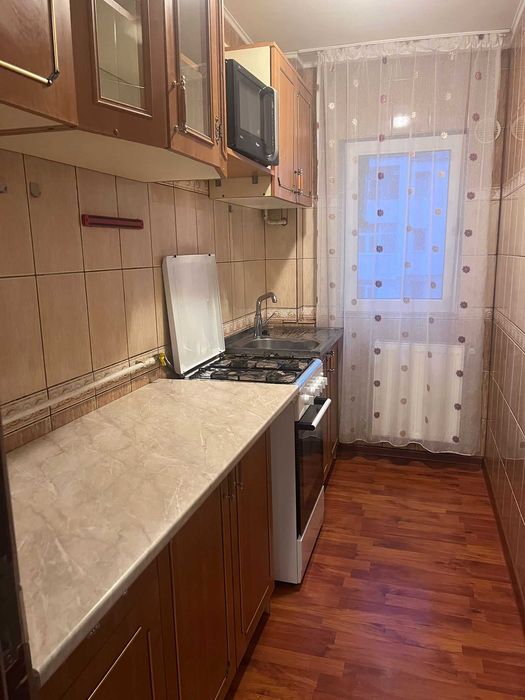 Închiriez apartament 2 camere , zona Sud.