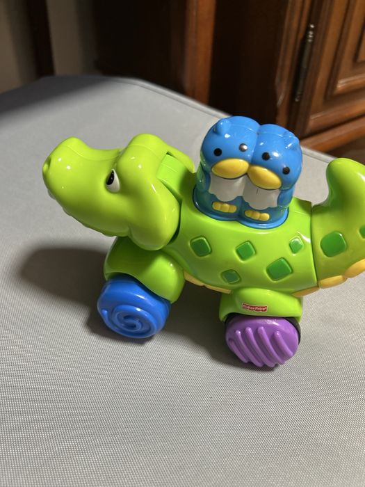 Jucarii tren masina si crocodil