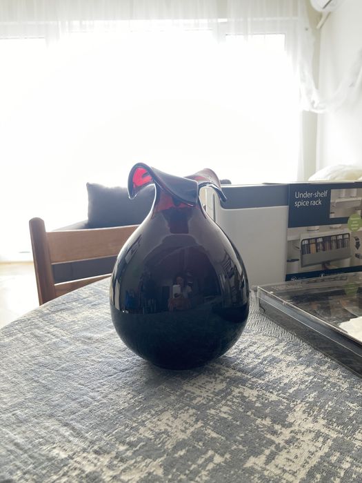 Червена стилна ваза