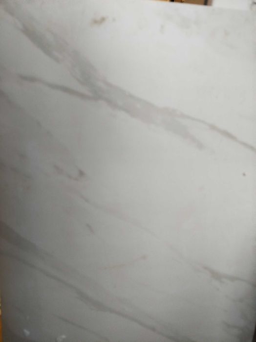 Продается кафель 600*600