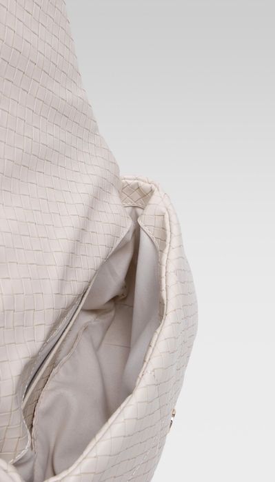 Нова дамска чанта бежова