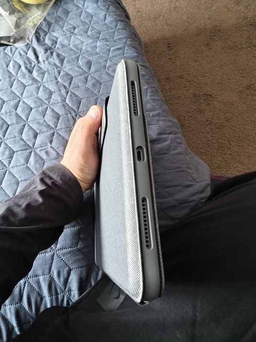 Husă cu tastatură Logitech Folio Touch – iPad Air 5, 4; IPad Pro 11”