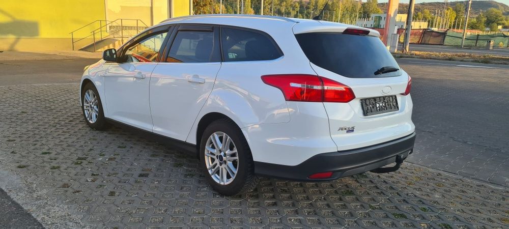 FORD Focus 2015 — imagine 5
