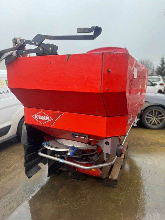 Distribuitor Ingrasaminte KUHN AXIS 40.1 – calculator dozaj