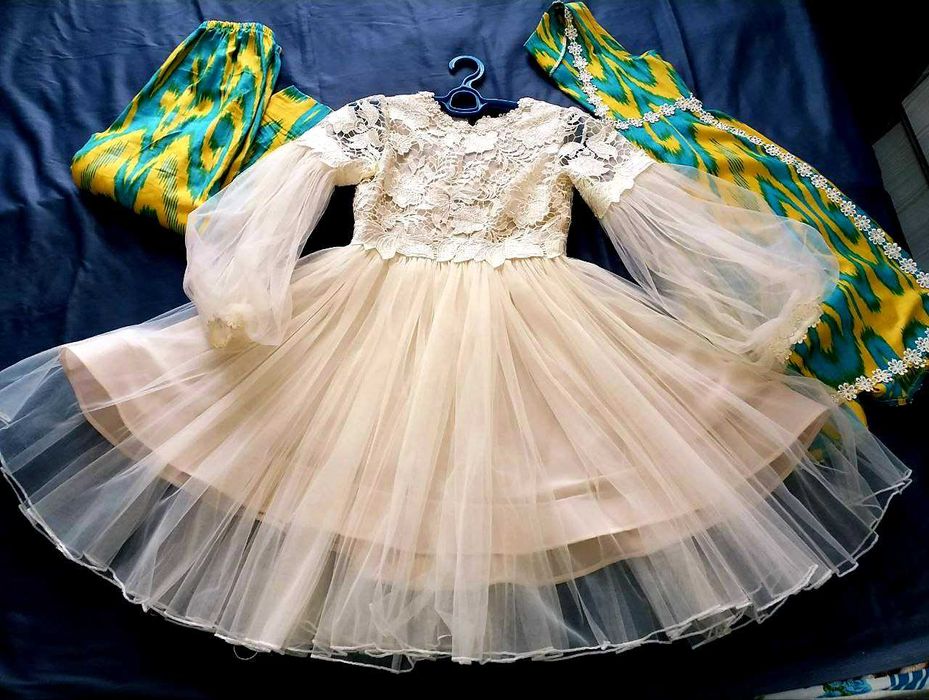 Национальное нарядное красивое платье-тройка.