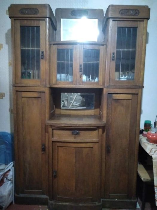 Буфет антикварный.