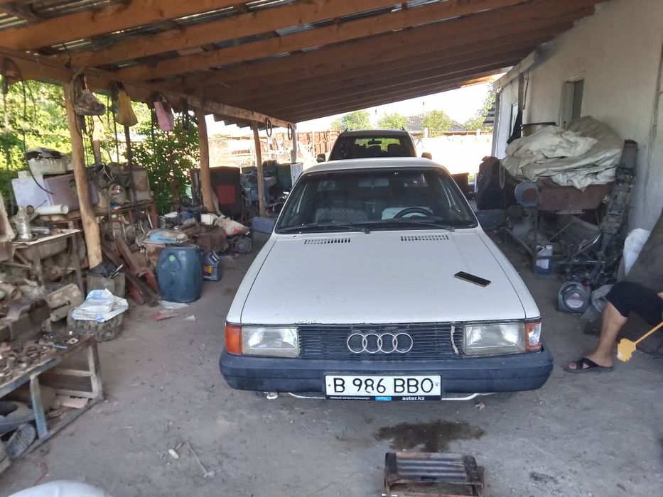 Продам срочно ауди 80