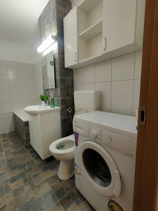 Închiriez garsonieră central