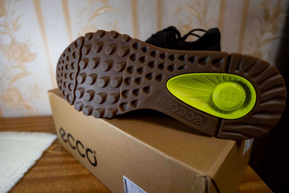 Кроссовки ECCO 46 р. Новые.