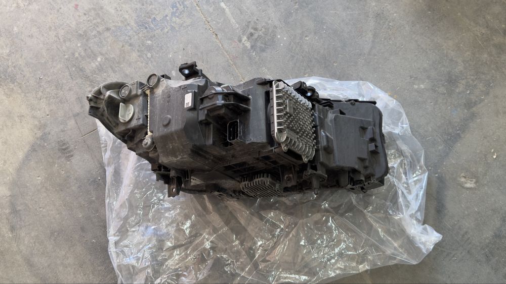 BMW G30 фар фарове БМВ Г30 Фарове