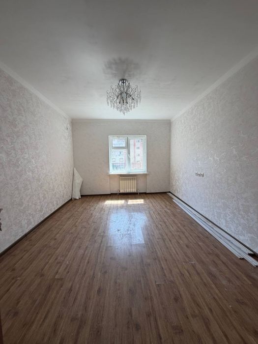 Сергели 8 худудда 3 хона 3 этаж срочно ижарага берилади