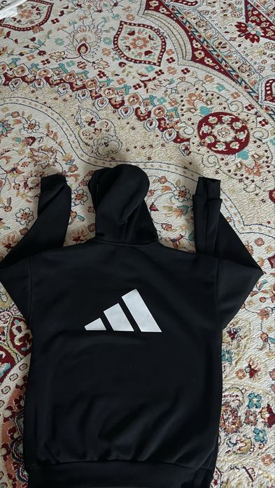 Адидас толстовкаа