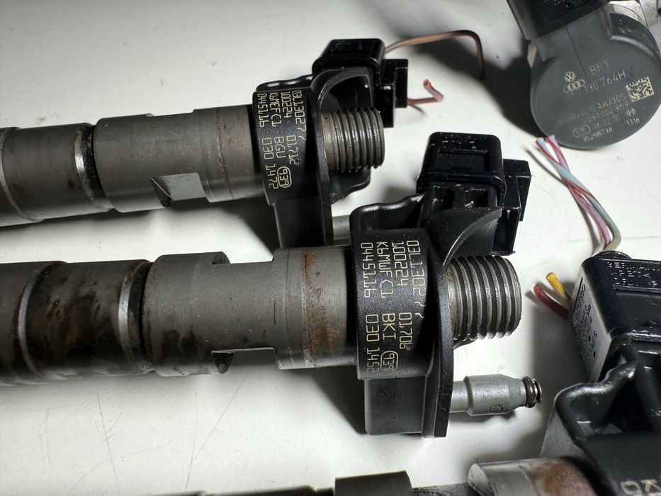 Инжектор за гориво дюзи Bosch VW AUDI SEAT SKODA 2.0 TDI 03L130277