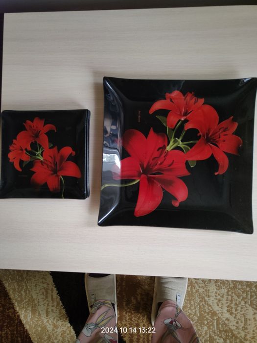 Продам набор тарелок