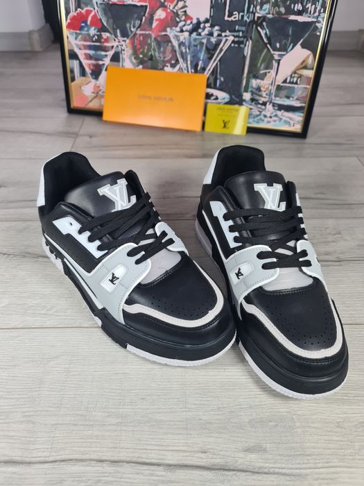 Sneakers-Loius-Vuitton-Transport-Gratuit-Breloc-LV+Parfum-Cadou-Noi
