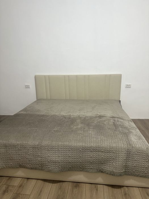 Продам кровать с матрасом 200*200