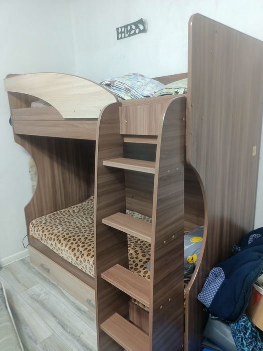 Продам кровать .двухъярусная
