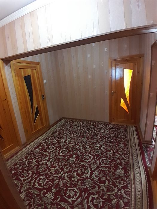 4 xonali 4-qavatda joylashgan yevroremont uy mebel texnikasi bilan