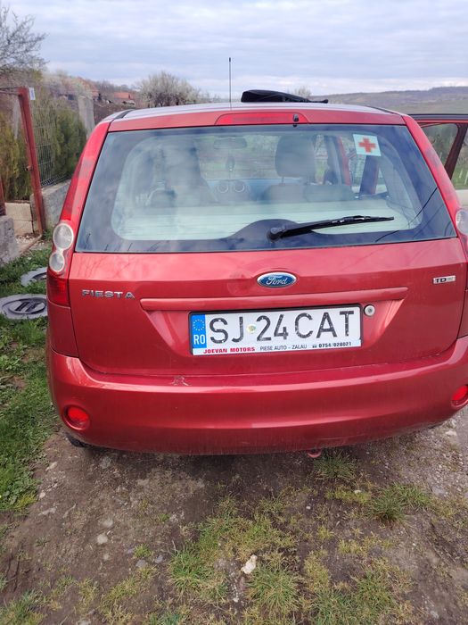 Vand Ford Fiesta 1.4 diesel 2007 preț 1400 euro